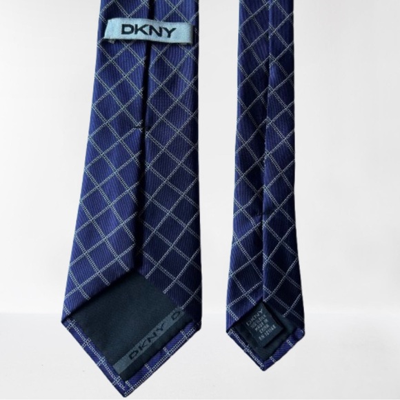 DKNY Silk Tie Navy Blue & White Plaid 60"L x 3"W - Picture 3 of 7
